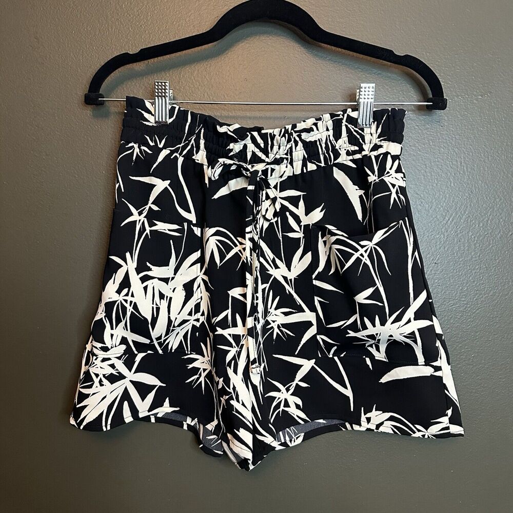 NWT Express Black White Tropical Print Pull On Paper Bag Shorts XS